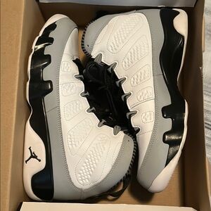 Air Jordan Retro 9 Barons Sneakers